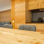 De Earth - Con Sauna *